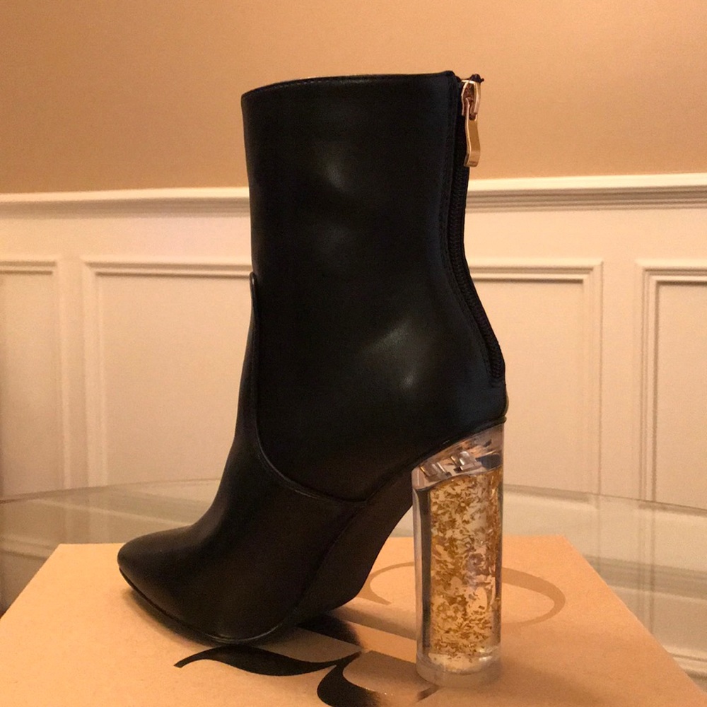 Charlotte Russe Sz 6 Black Booties w/ Gold Flecks